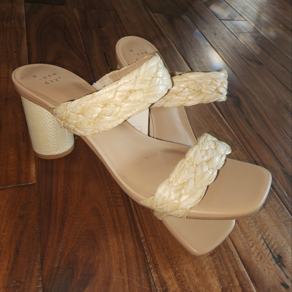 Shoes size 9.5